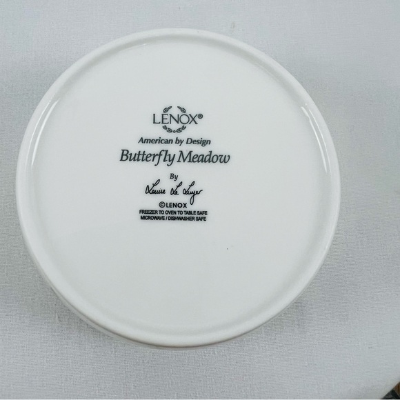 Lenox Discounted Butterfly Meadow Small Bowl Freezer/Microwave/Dishwasher Safe - Picture 4 of 6